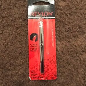 Revlon slanted tip tweezer
